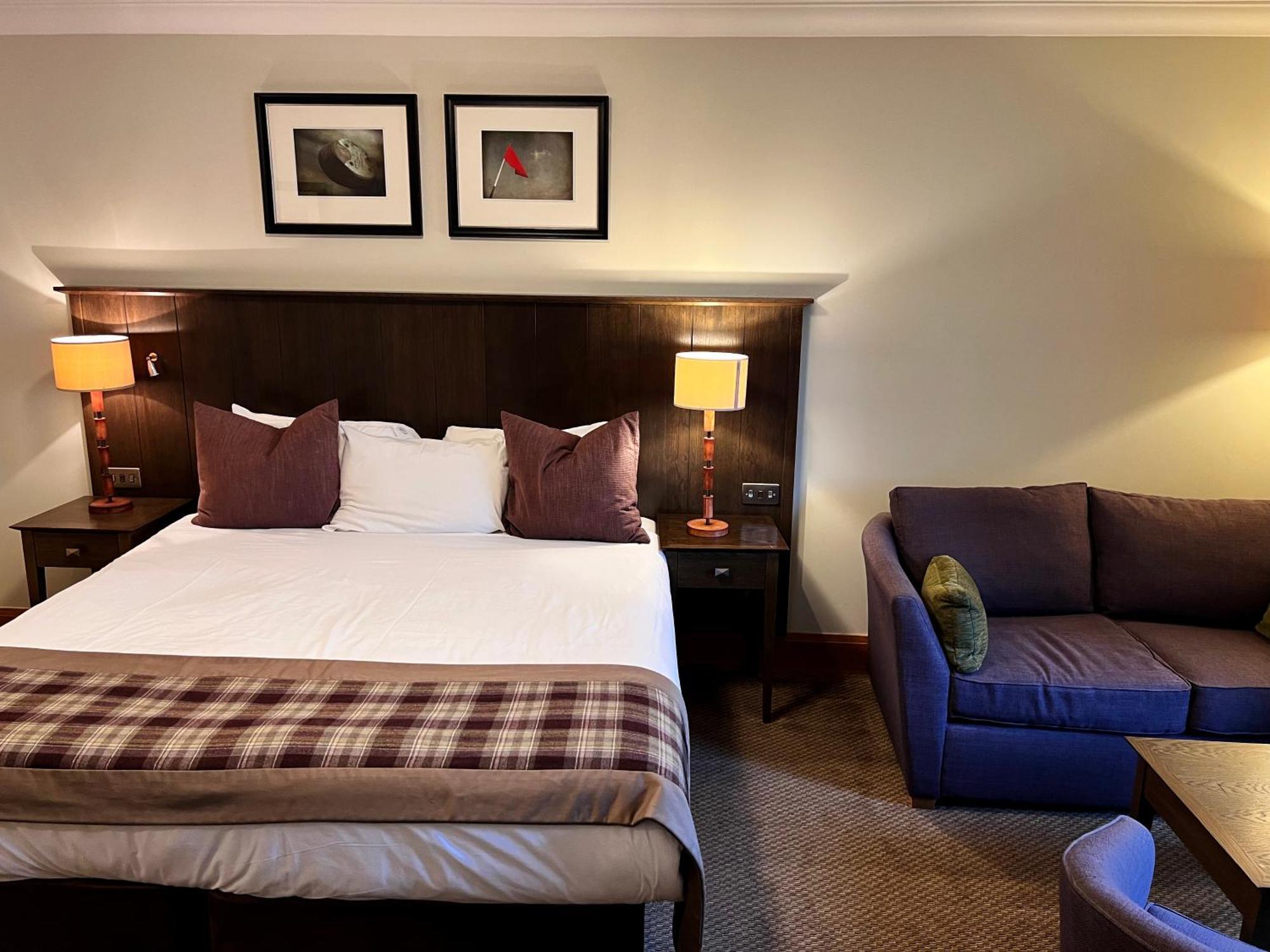 The Loans Inn Трун Екстериор снимка