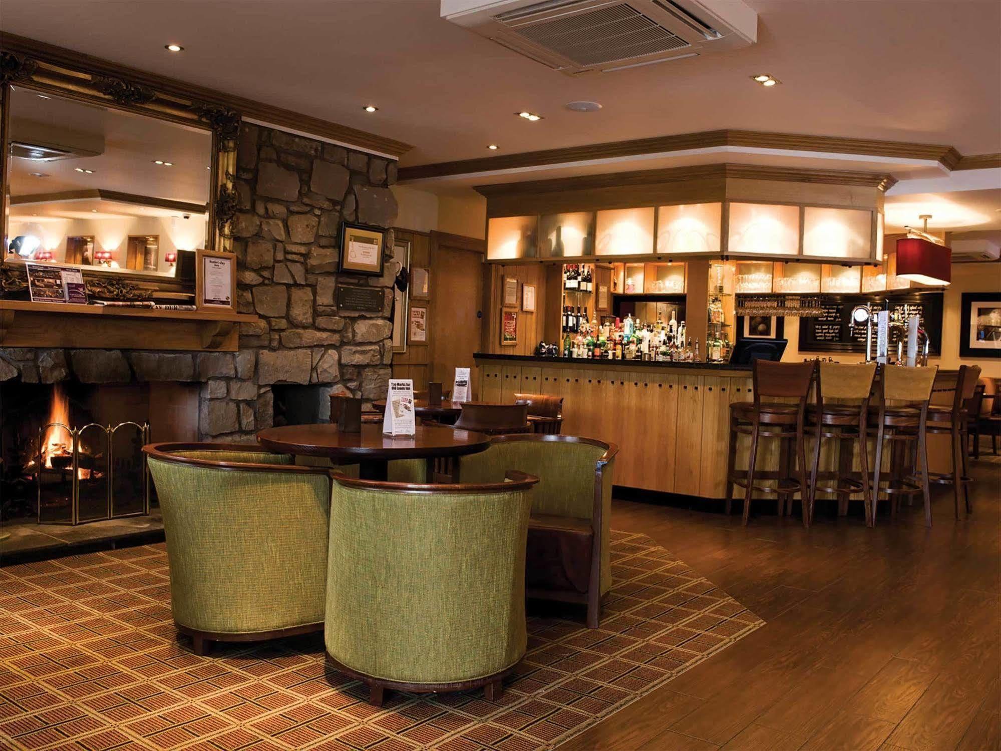 The Loans Inn Трун Екстериор снимка